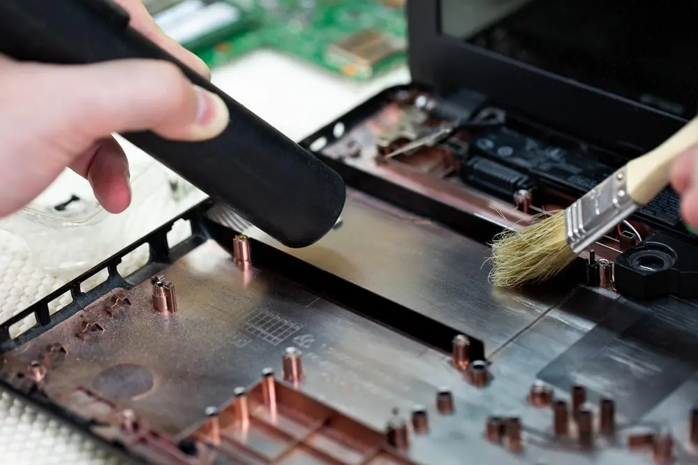 Clean a Dirty Motherboard