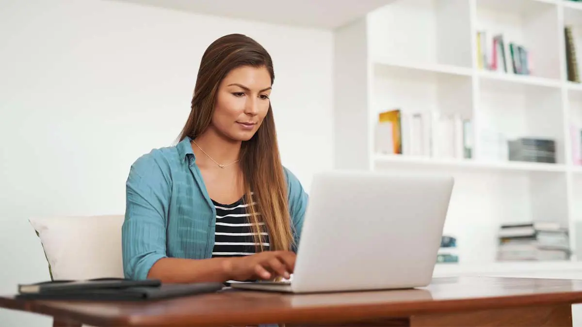 Read more about the article Differences Between Writing A Blog Post And An Article