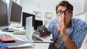 Read more about the article How To Fix The External Hard Drive Beeping?