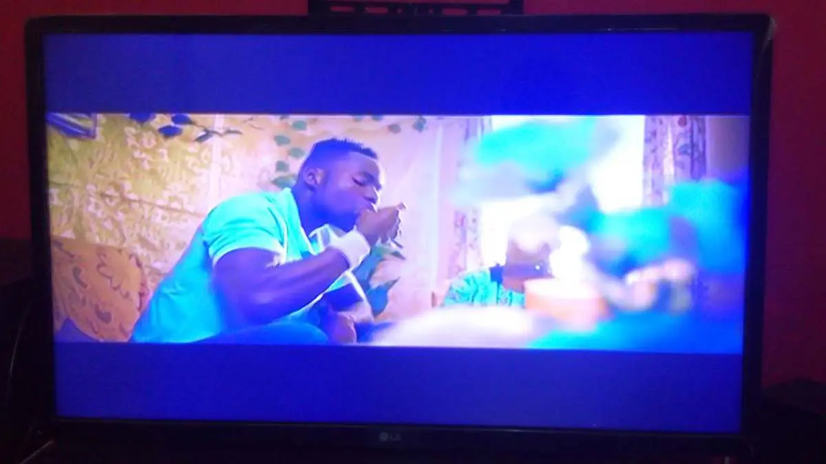 You are currently viewing How To Remove The Tint On A TV Screen?