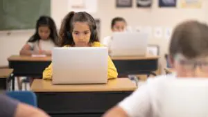 Read more about the article How to Store Headphones in the Classroom?