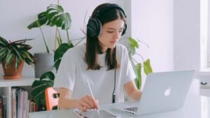 Read more about the article How to Connect Jabra Headphones to Mac?