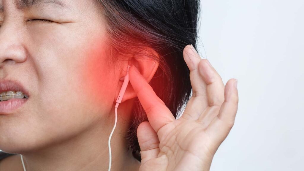 headphone loud volume causes