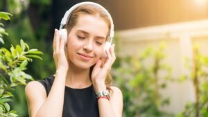 Read more about the article How to Make Headphones Tighter?
