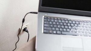 Read more about the article Why Laptop Plugged Not Charging?