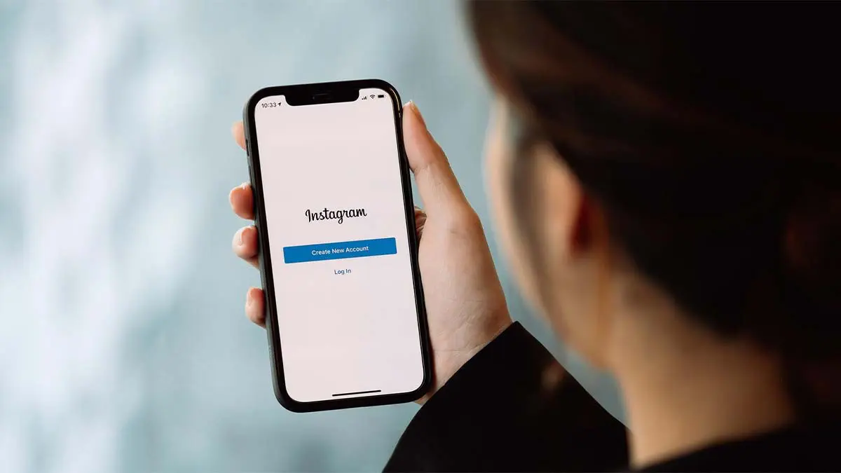 Read more about the article How To See Video Call History On Instagram?