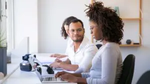 Read more about the article How Custom Software Development Optimizes Workflows?