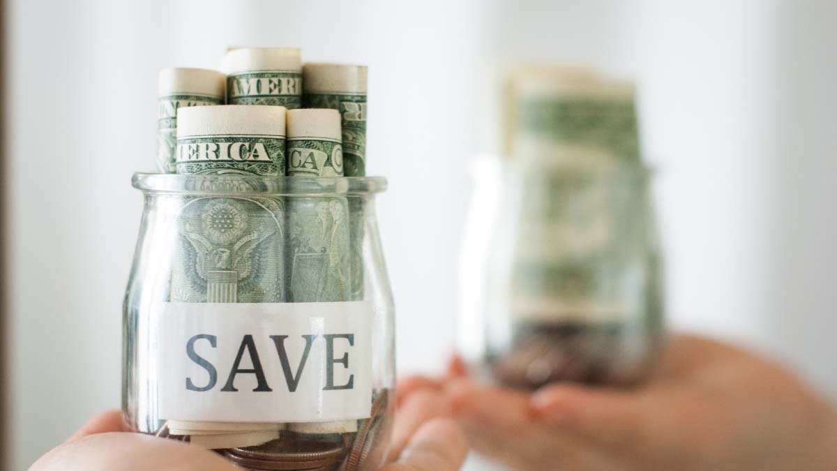You are currently viewing 4 Ways To Save Money On A Tight Budget
