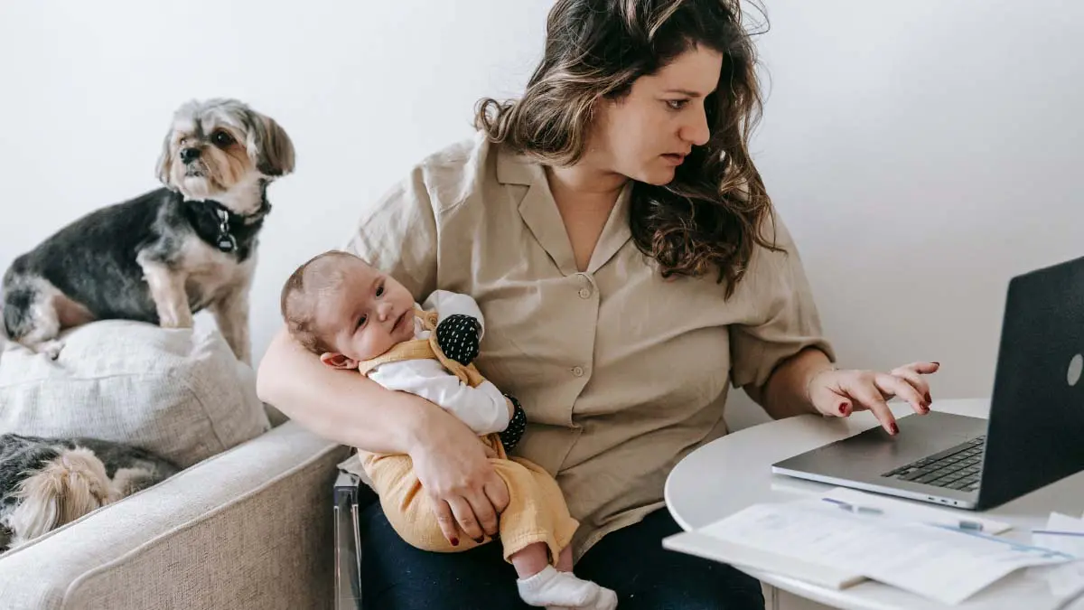 Read more about the article Resume Worthy Skills of Stay-At-Home Moms