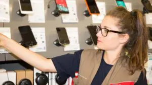 Read more about the article How To Sell Locked iPhone To Ecoatm?