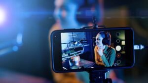 Read more about the article Mastering the Art of Live Streaming: A Comprehensive Guide
