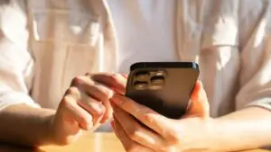 Read more about the article How to Stop Flash Messages in iPhone IOS 16?