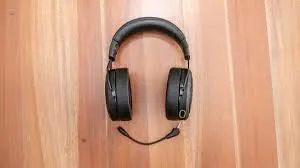 Corsair HS70 Wireless Gaming Headset – The Complete 2025 Review for Gamers